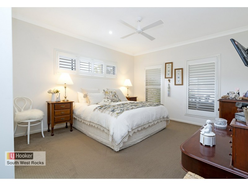 20 Waianbar Avenue, South West Rocks NSW 2431