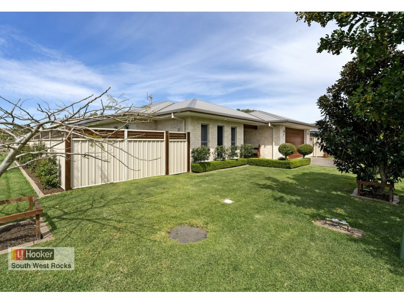 20 Waianbar Avenue, South West Rocks NSW 2431