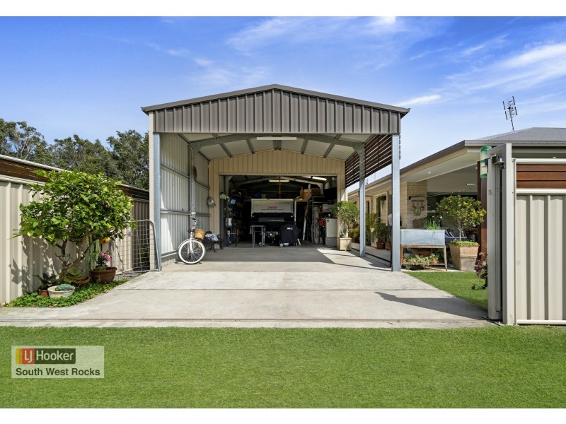 20 Waianbar Avenue, South West Rocks NSW 2431