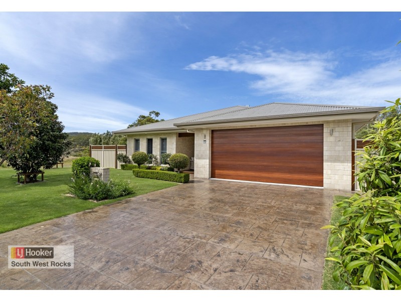 20 Waianbar Avenue, South West Rocks NSW 2431