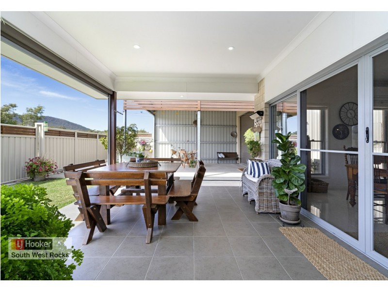 20 Waianbar Avenue, South West Rocks NSW 2431