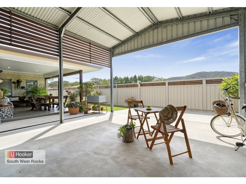 20 Waianbar Avenue, South West Rocks NSW 2431