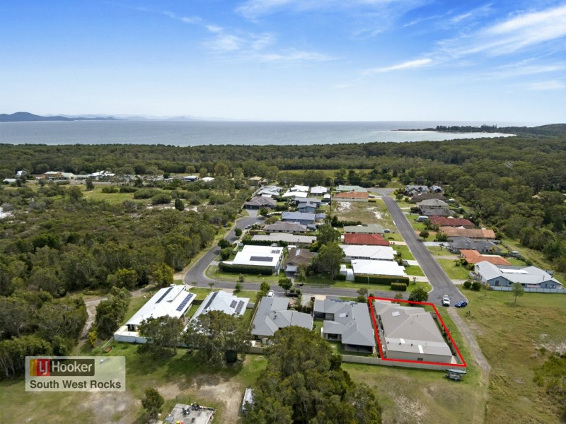 20 Waianbar Avenue, South West Rocks NSW 2431
