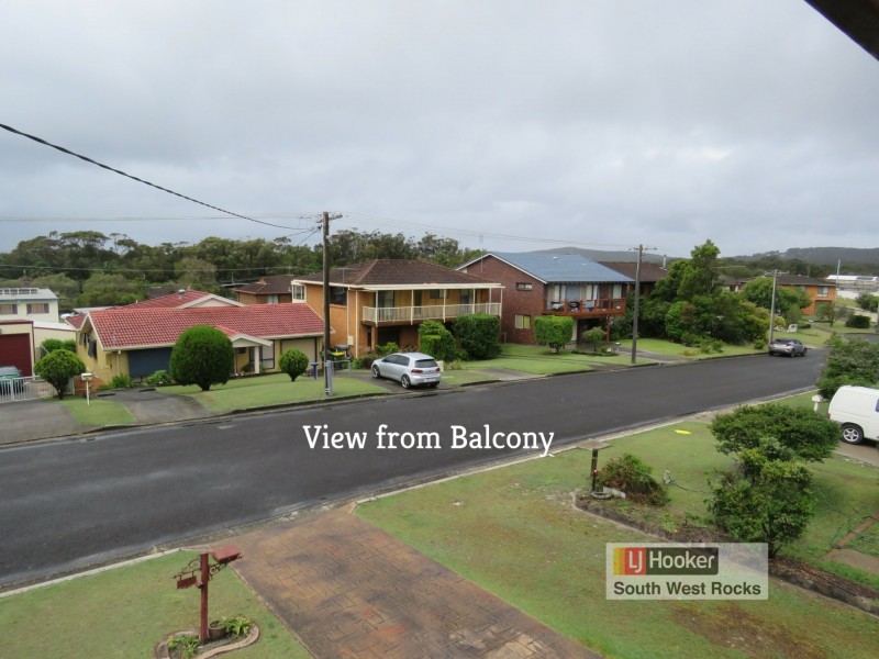 9 Emanuel Crescent, South West Rocks NSW 2431