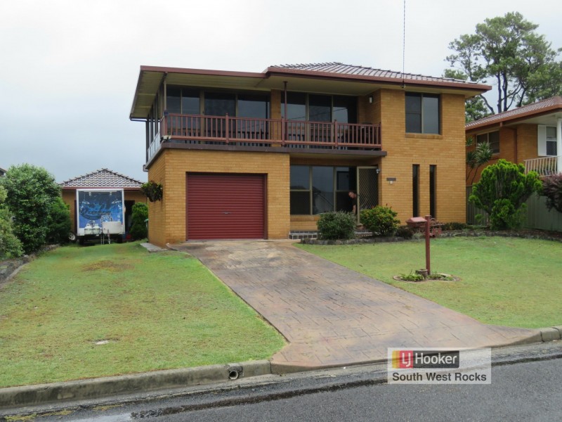 9 Emmanuel Crescent, South West Rocks NSW 2431