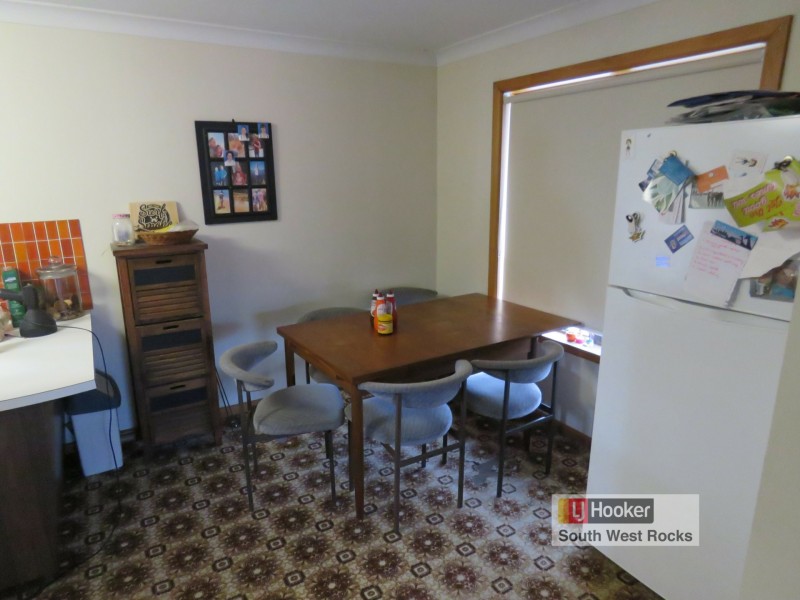 9 Emmanuel Crescent, South West Rocks NSW 2431