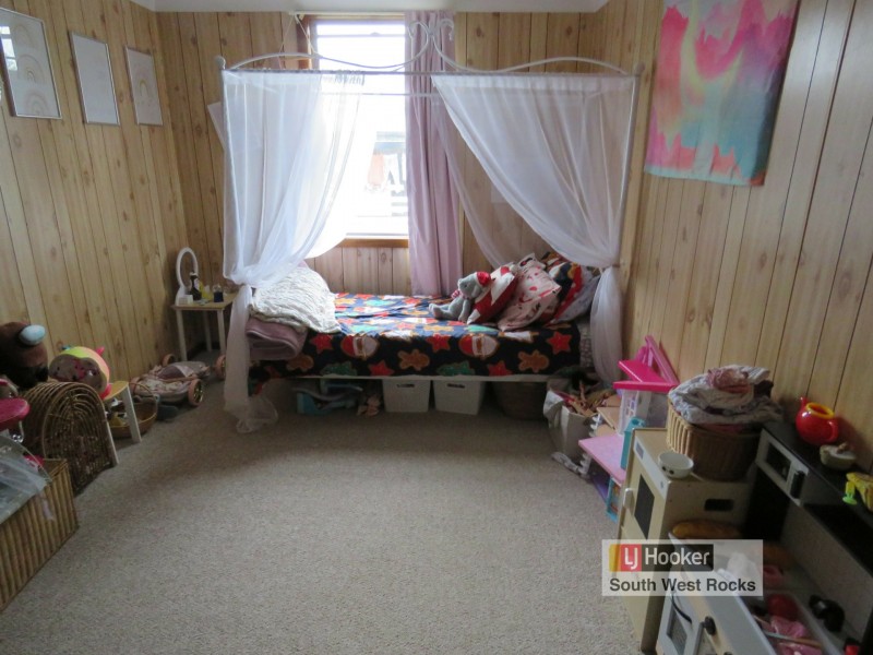 42 Belmore Street, Smithtown NSW 2440