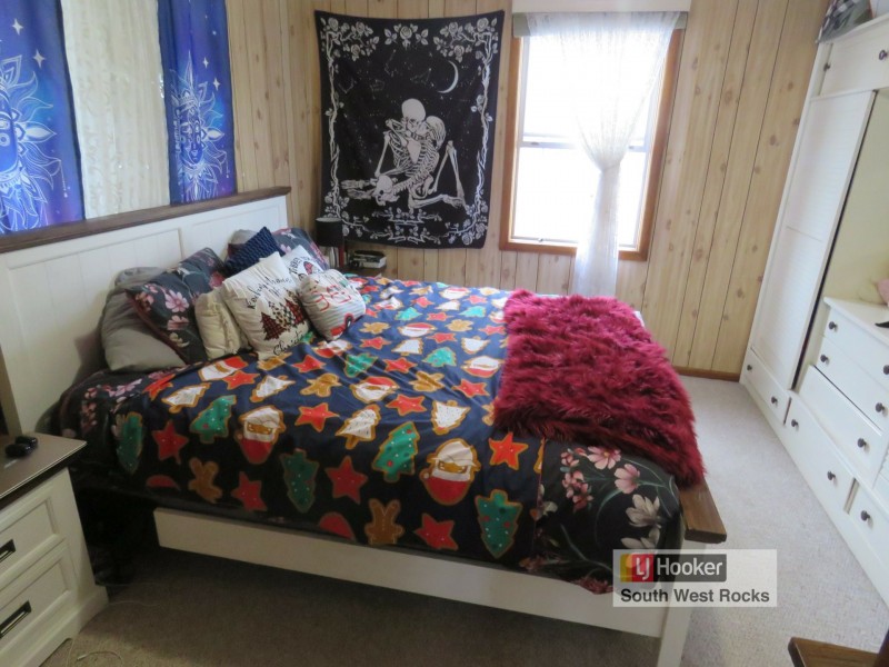 42 Belmore Street, Smithtown NSW 2440