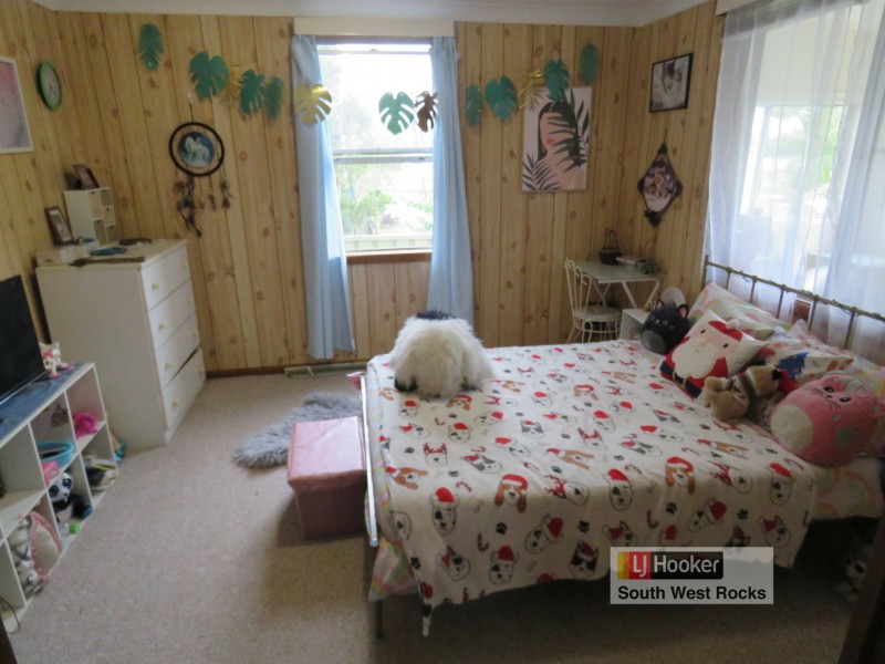 42 Belmore Street, Smithtown NSW 2440