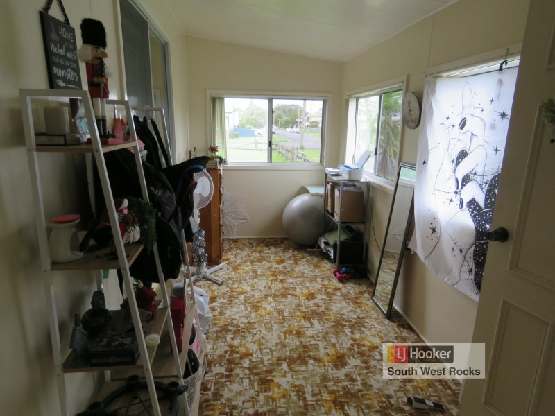 42 Belmore Street, Smithtown NSW 2440