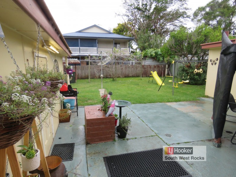 42 Belmore Street, Smithtown NSW 2440