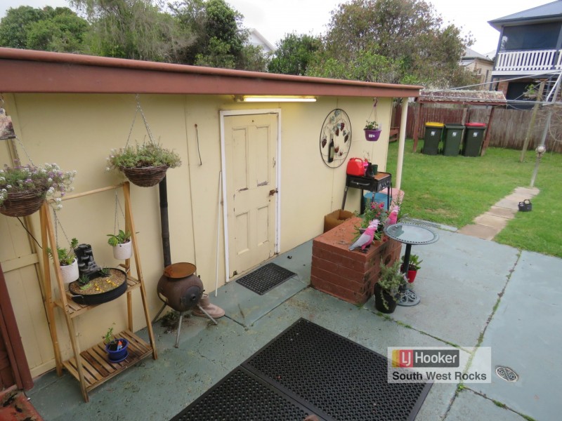 42 Belmore Street, Smithtown NSW 2440