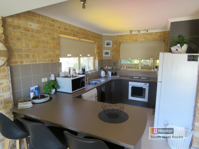 Unit 1/8-12 Paragon Avenue, South West Rocks NSW 2431