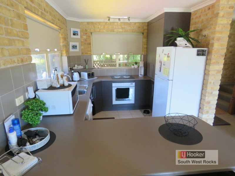 Unit 1/8-12 Paragon Avenue, South West Rocks NSW 2431