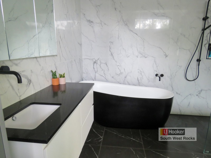 3 Kevin Hogan Place, South West Rocks NSW 2431