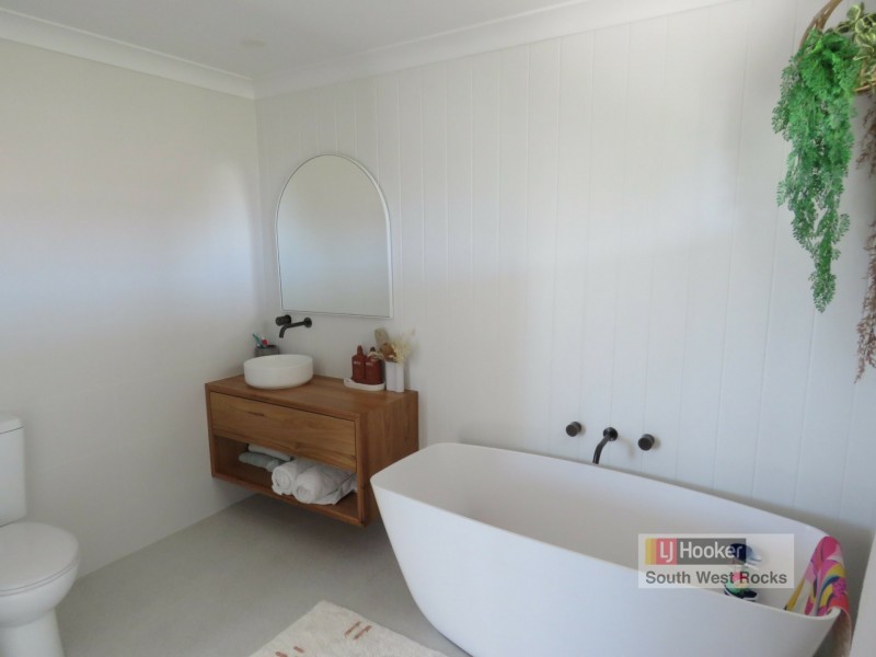 47 Simpson Street, South West Rocks NSW 2431