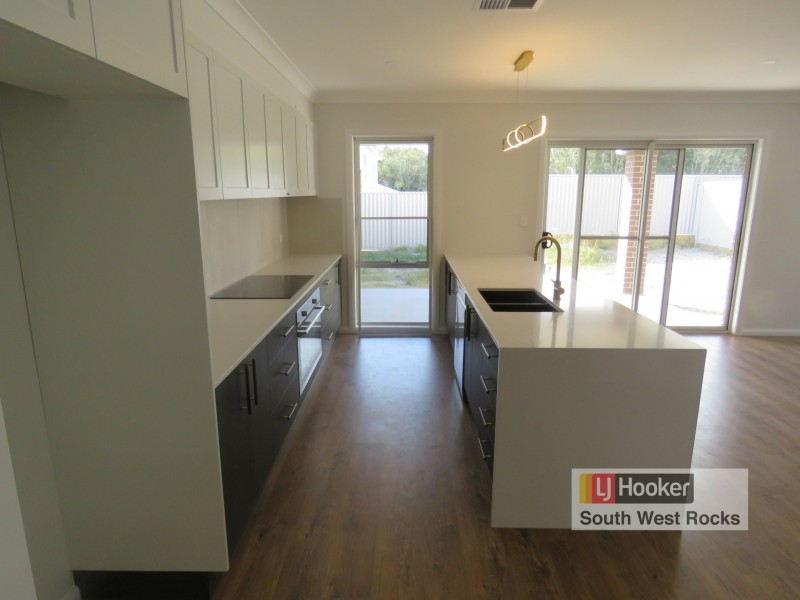 19 Kalang Avenue, South West Rocks NSW 2431