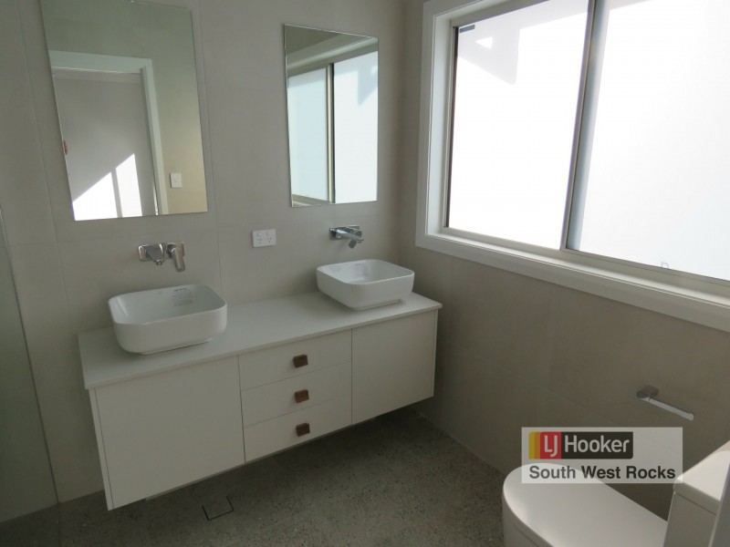 19 Kalang Avenue, South West Rocks NSW 2431