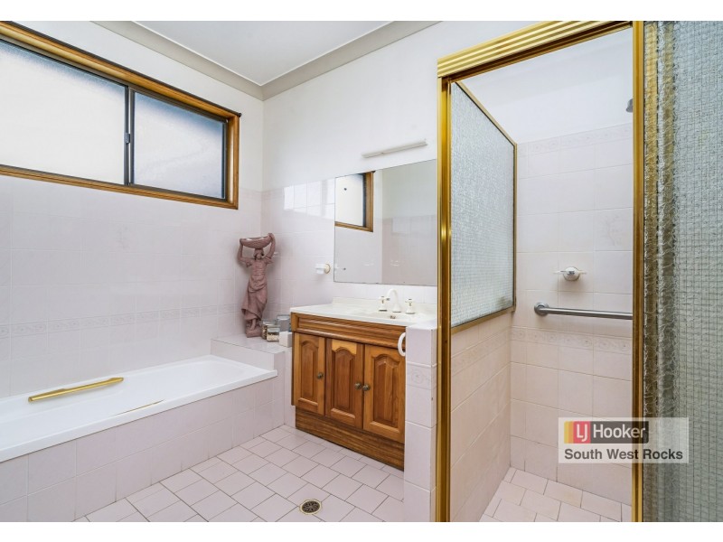 5 Newton Close, South West Rocks NSW 2431