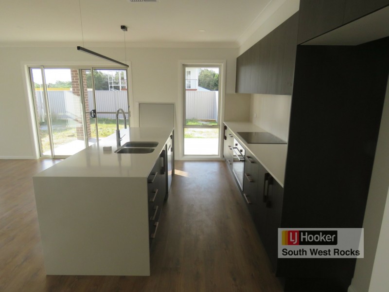 17 Kalang Avenue, South West Rocks NSW 2431