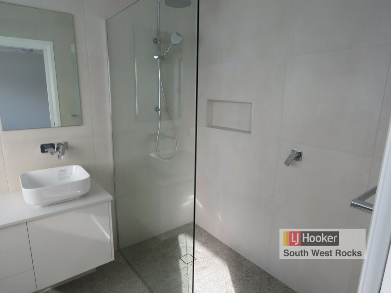 17 Kalang Avenue, South West Rocks NSW 2431
