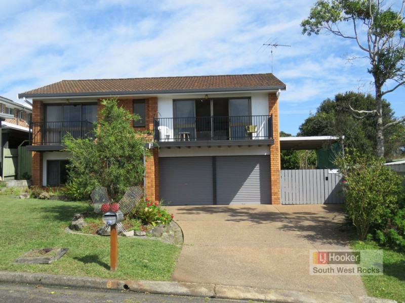 8 Kevin Hogan Place, South West Rocks NSW 2431