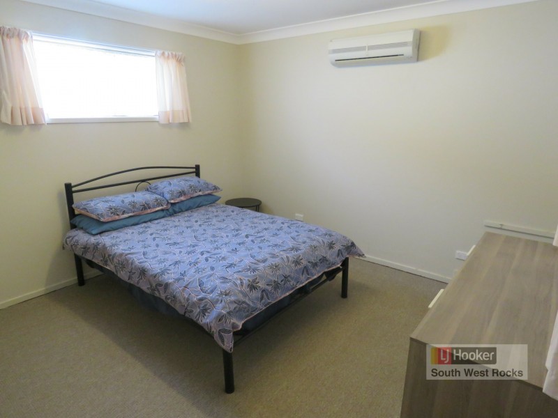 8 Kevin Hogan Place, South West Rocks NSW 2431