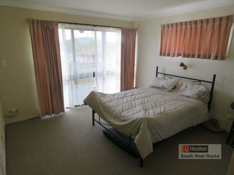 8 Kevin Hogan Place, South West Rocks NSW 2431