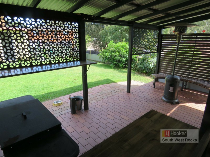 8 Kevin Hogan Place, South West Rocks NSW 2431