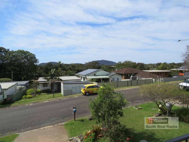 8 Kevin Hogan Place, South West Rocks NSW 2431