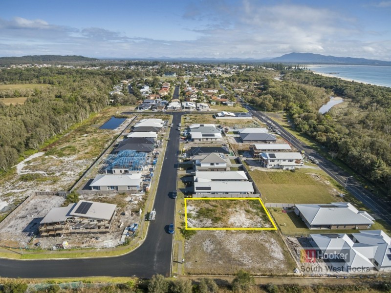 25 Kalang Avenue, South West Rocks NSW 2431