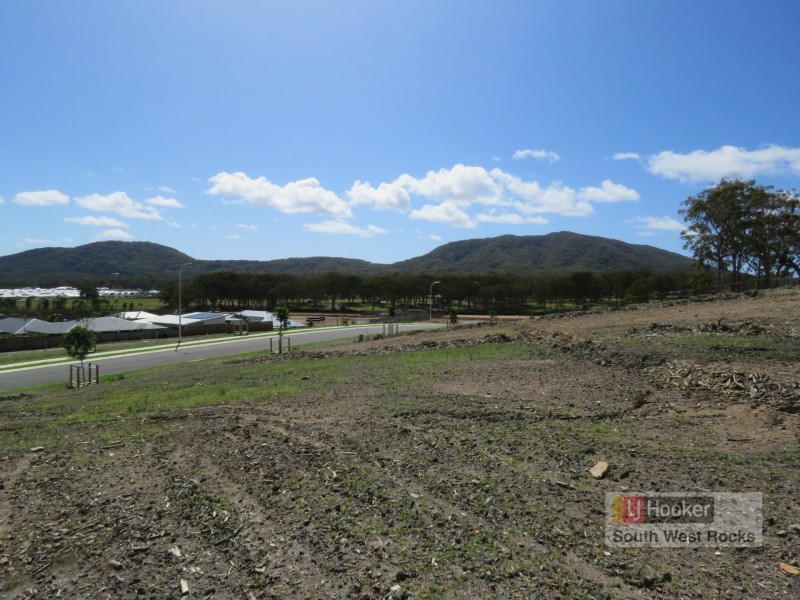 13 Koondooloo Crescent, South West Rocks NSW 2431