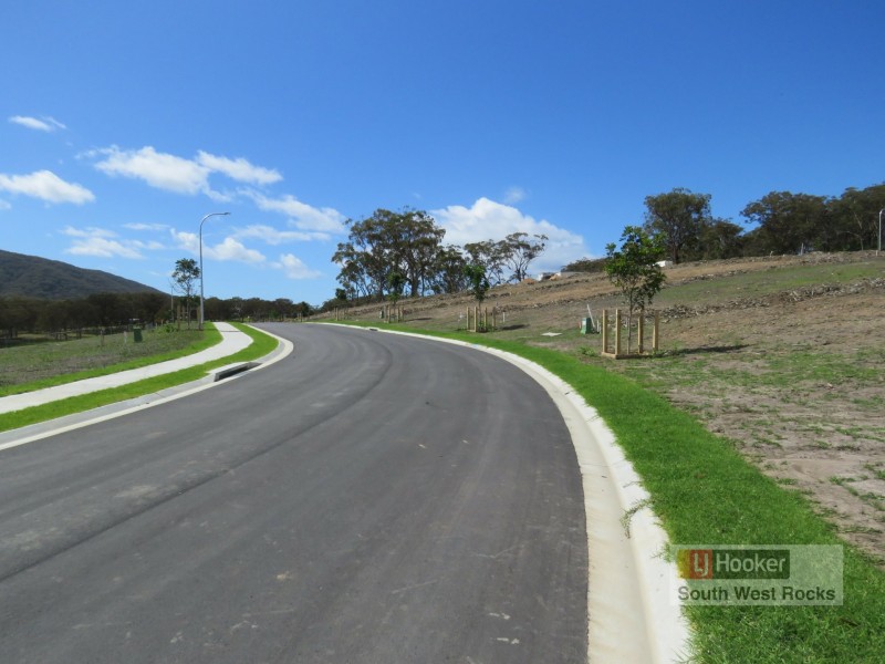 13 Koondooloo Crescent, South West Rocks NSW 2431