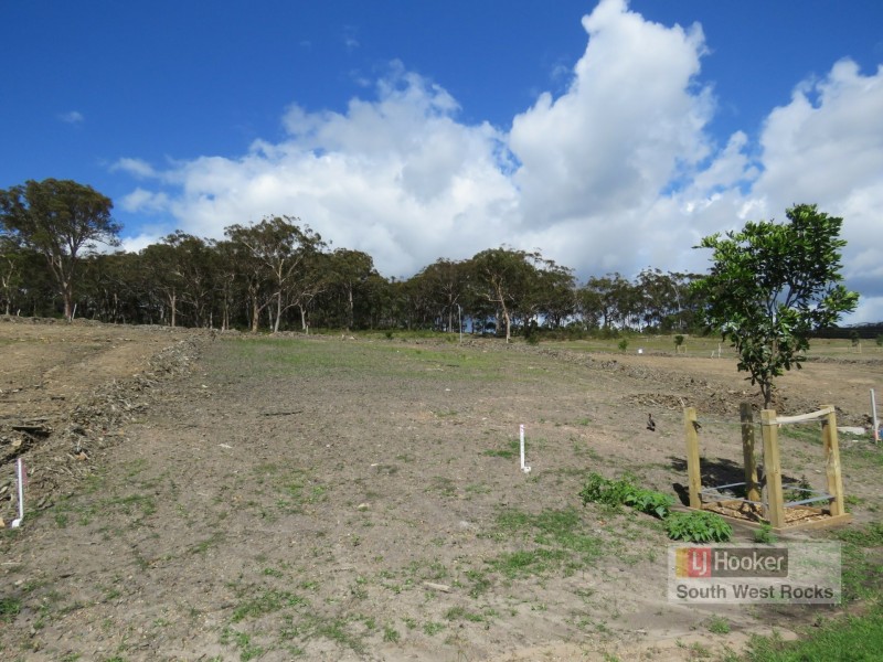 13 Koondooloo Crescent, South West Rocks NSW 2431
