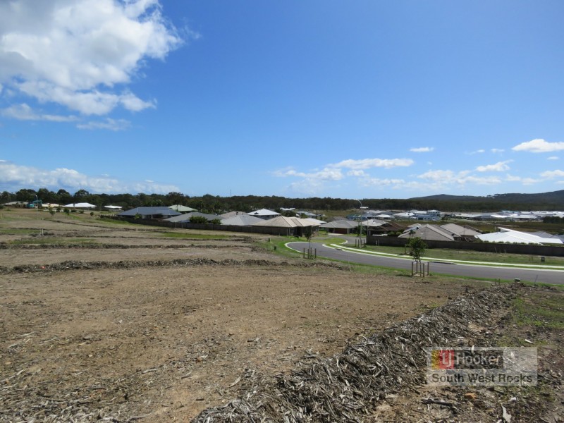 13 Koondooloo Crescent, South West Rocks NSW 2431