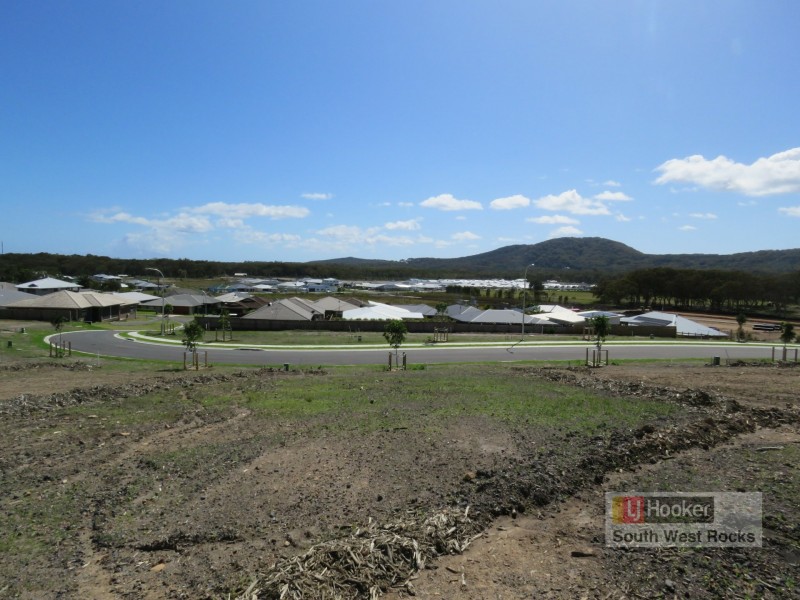13 Koondooloo Crescent, South West Rocks NSW 2431