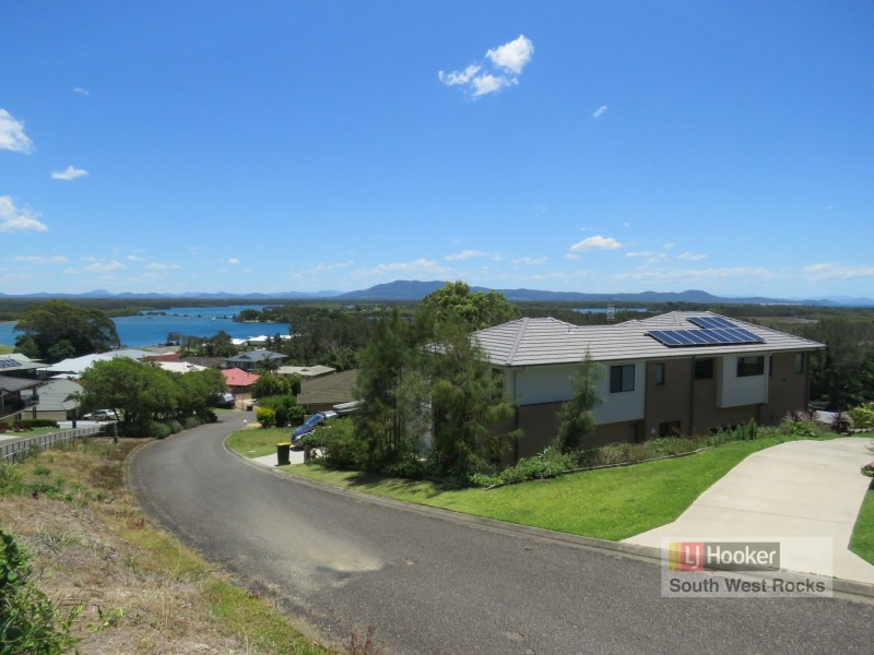 9 Salmon Circuit, South West Rocks NSW 2431