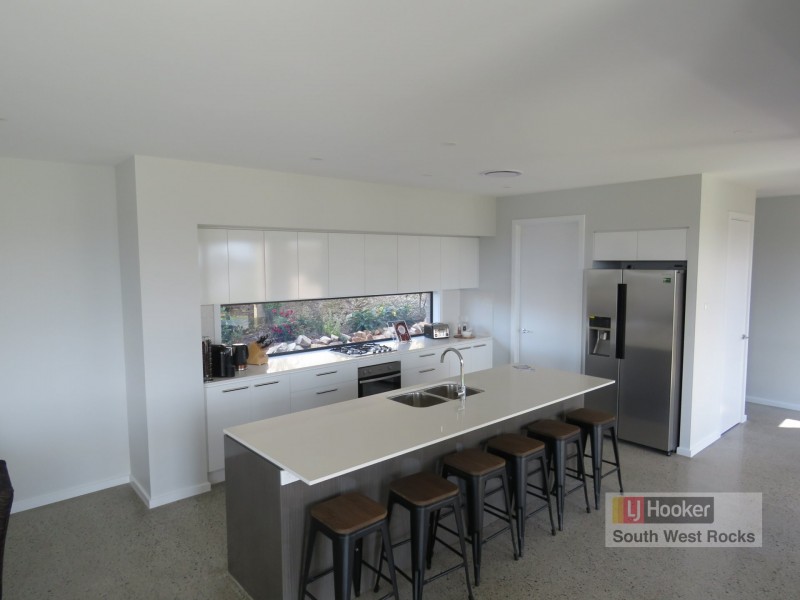 9 Salmon Circuit, South West Rocks NSW 2431