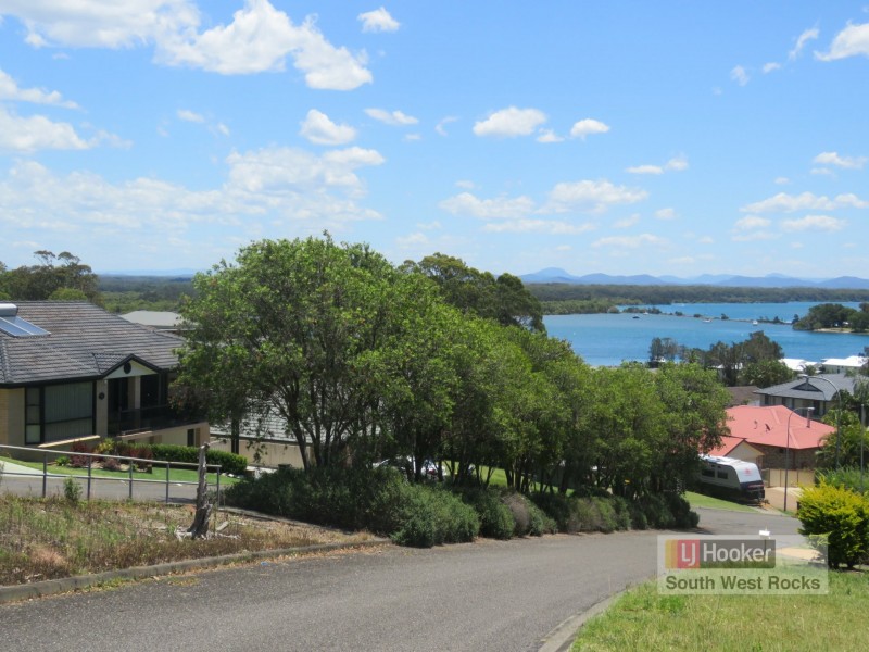 9 Salmon Circuit, South West Rocks NSW 2431
