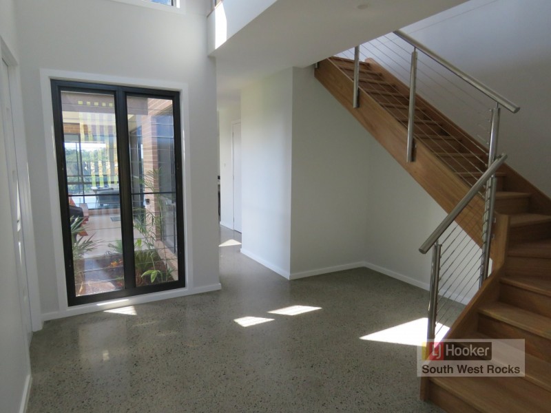 9 Salmon Circuit, South West Rocks NSW 2431