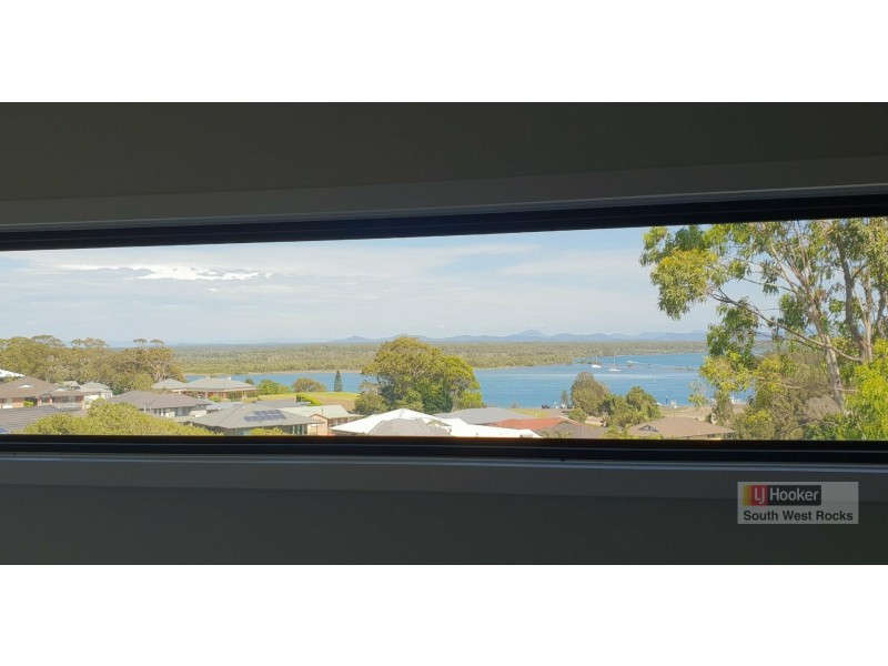 9 Salmon Circuit, South West Rocks NSW 2431