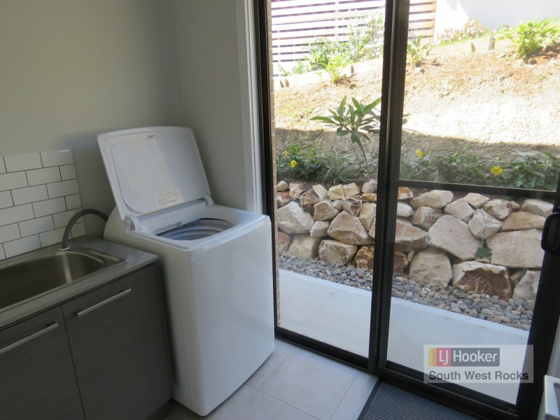 9 Salmon Circuit, South West Rocks NSW 2431
