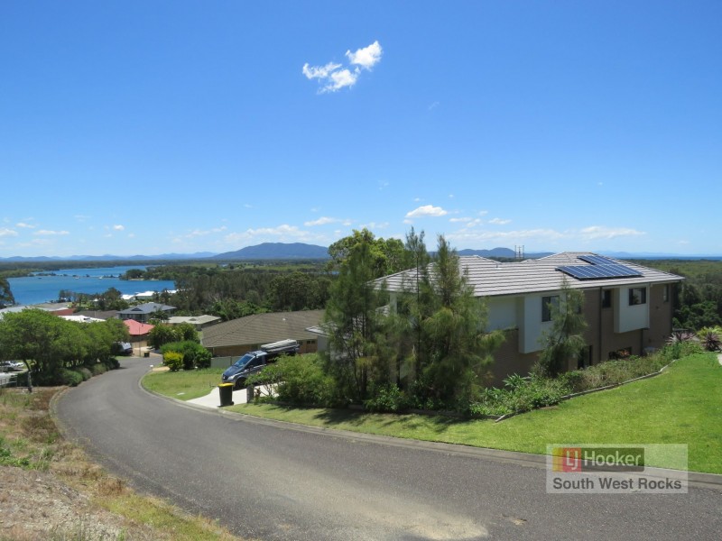 9 Salmon Circuit, South West Rocks NSW 2431