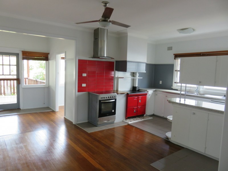 16 Park Avenue, West Kempsey NSW 2440