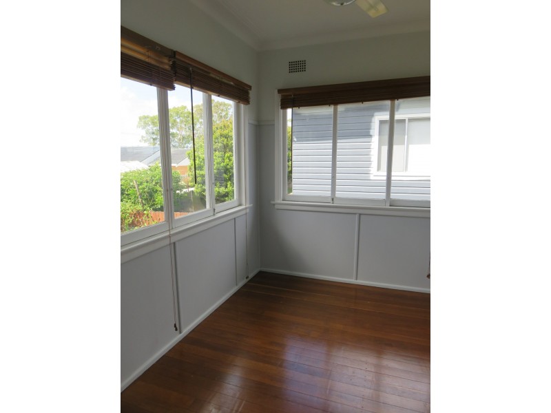 16 Park Avenue, West Kempsey NSW 2440