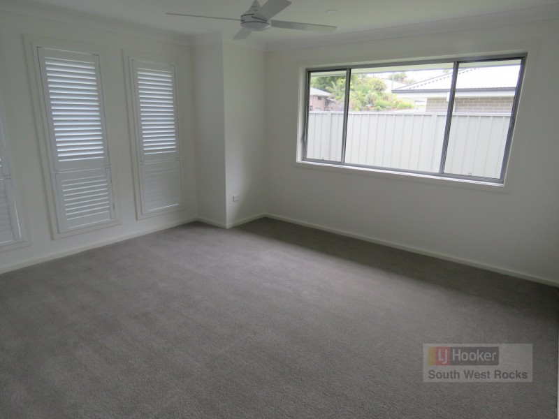 30 Keith Andrews Avenue, South West Rocks NSW 2431