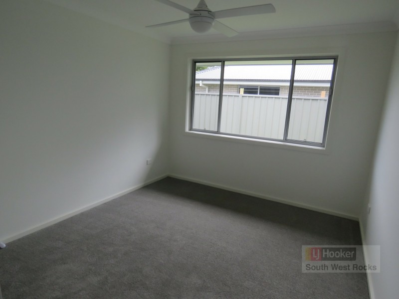 30 Keith Andrews Avenue, South West Rocks NSW 2431