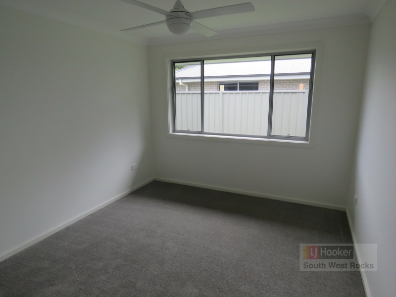30 Keith Andrews Avenue, South West Rocks NSW 2431