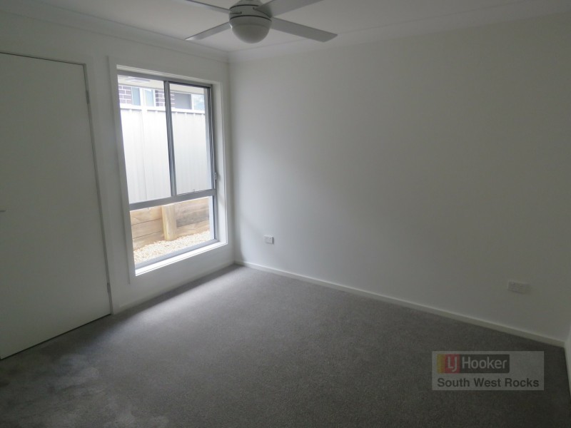 30 Keith Andrews Avenue, South West Rocks NSW 2431