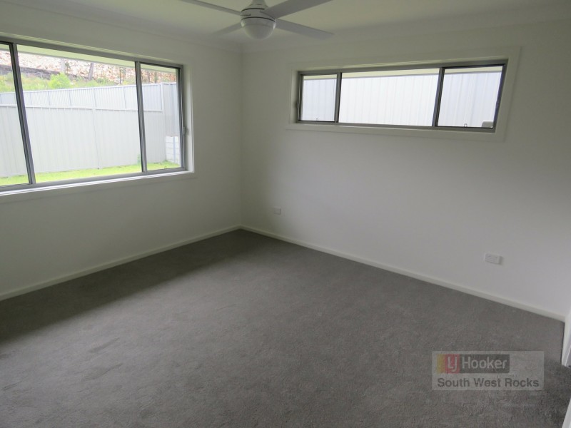 30 Keith Andrews Avenue, South West Rocks NSW 2431